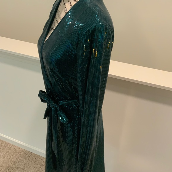 Cara Santana x Nine West emerald green medium Sequin Wrap Dress with belt. - Picture 9 of 11
